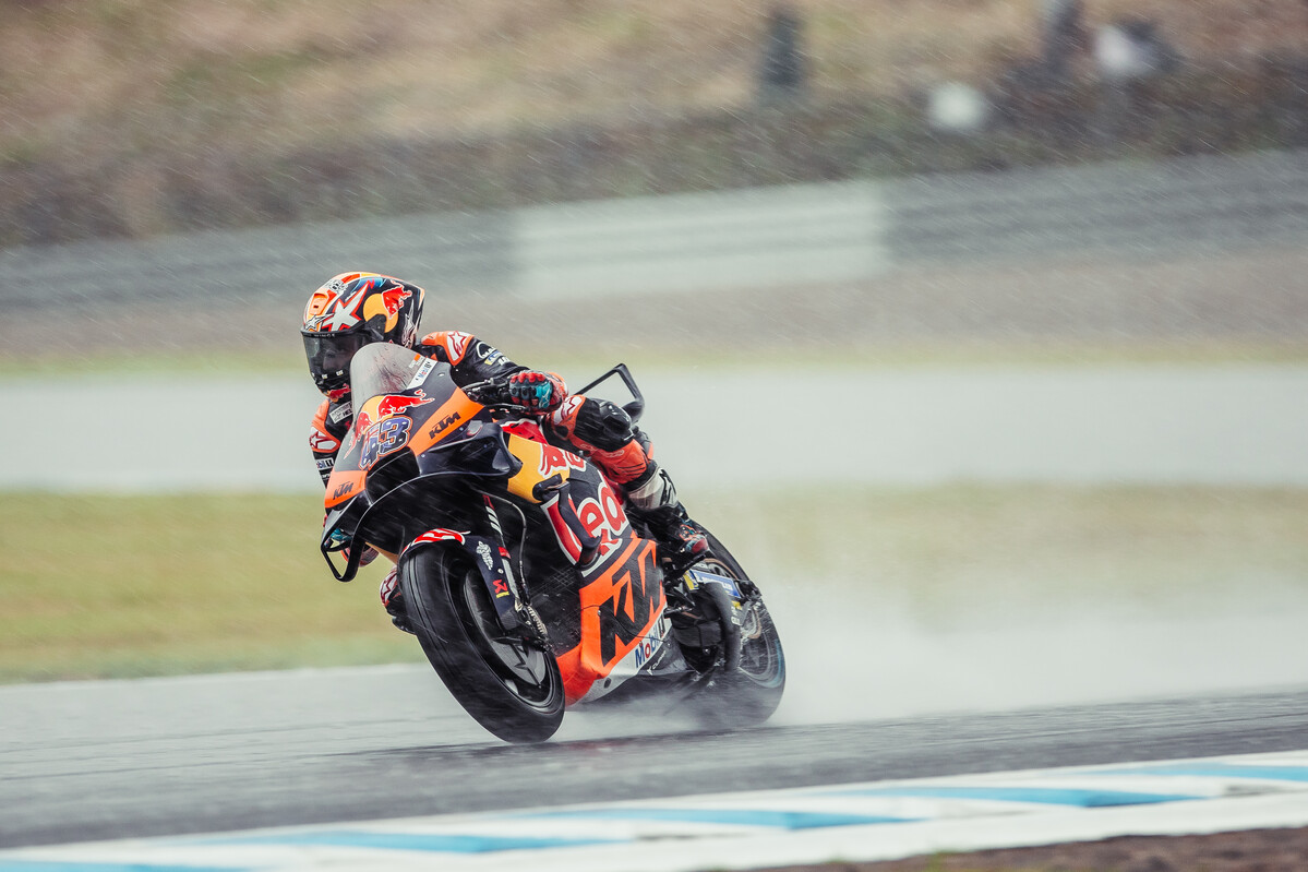 Miller Endures Sodden And Chaotic Japanese Motogp With Th At Motegi